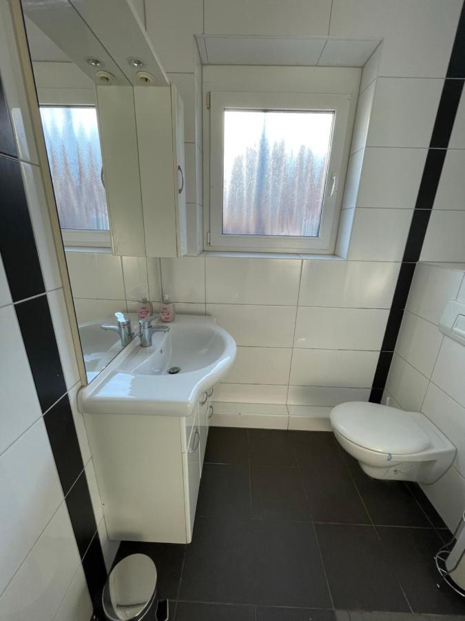 Schoene Zentrale Zimmer In Wilhelmshaven Apartment Екстериор снимка